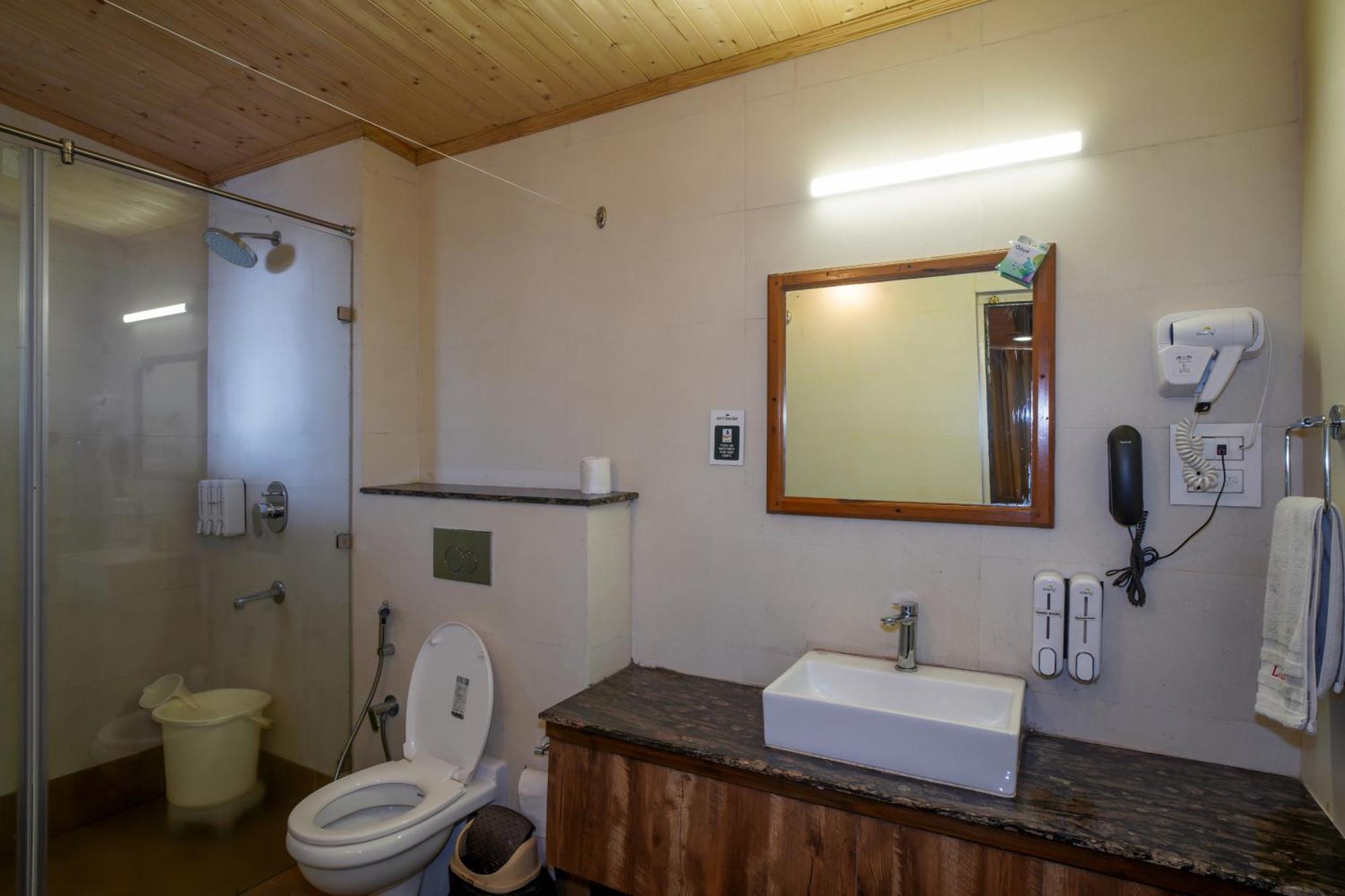 Vilasa Lall Ji Resort Dalhousie Exteriör bild