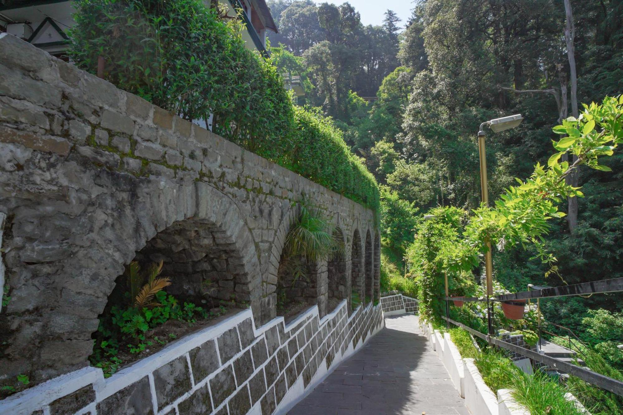Vilasa Lall Ji Resort Dalhousie Exteriör bild