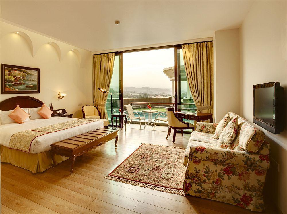 Vilasa Lall Ji Resort Dalhousie Exteriör bild